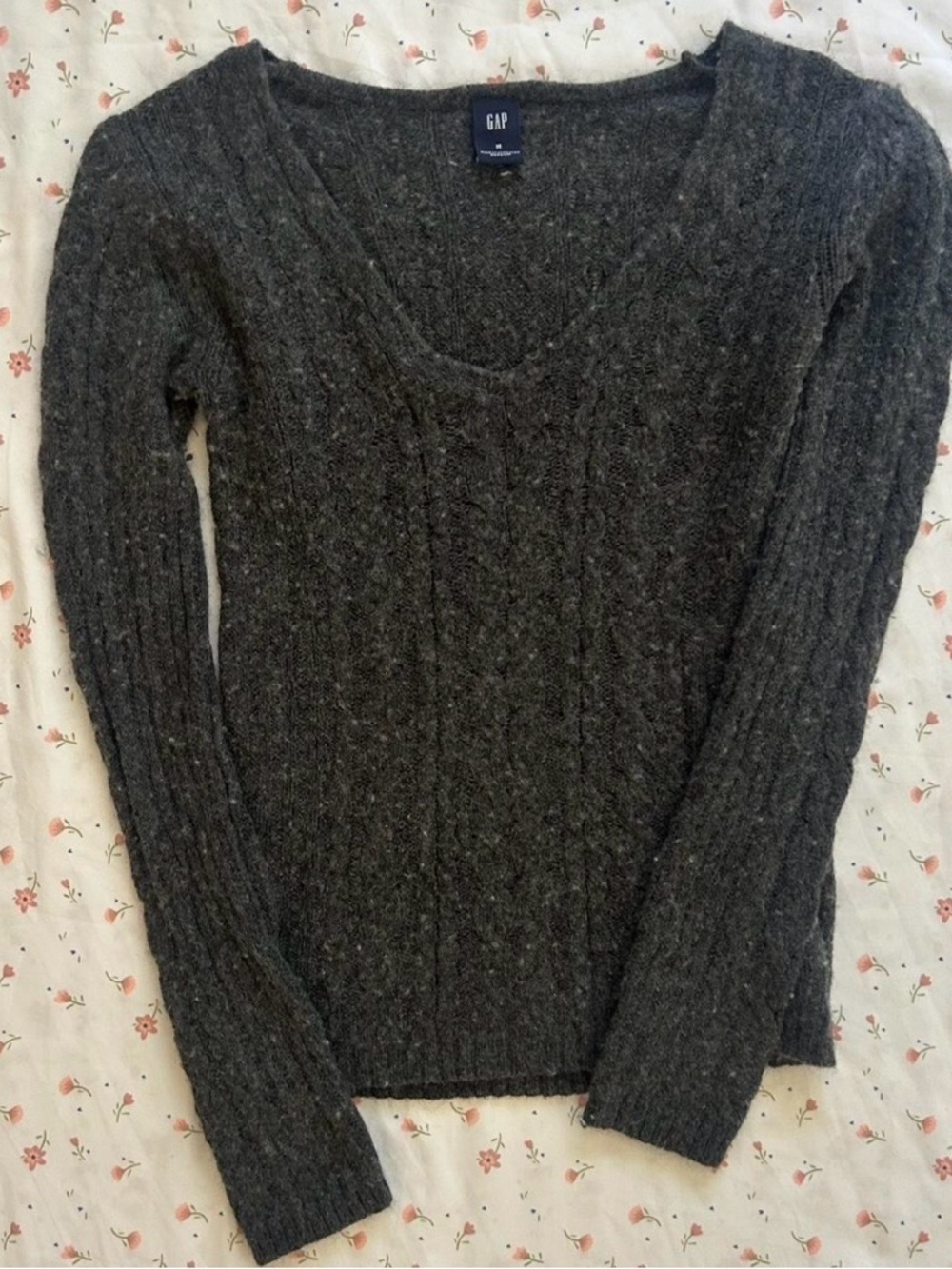 GAP Charcoal Gray Cable V-Neck Sweater